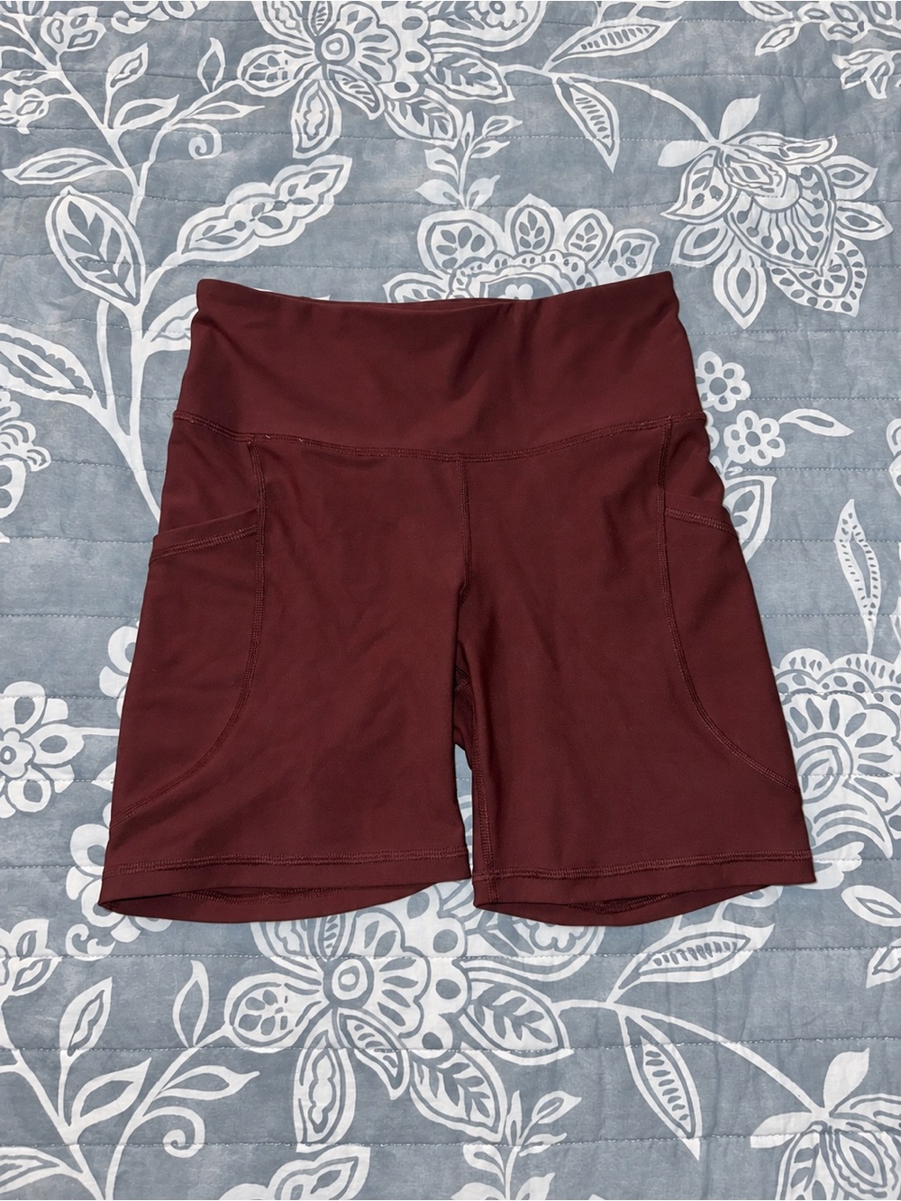Old Navy Women's High-Waist Bike Shorts in Burgundy
